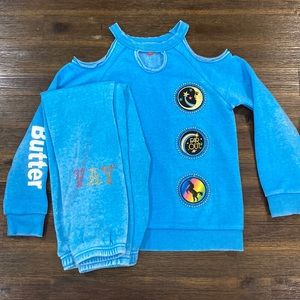 Butter 2 piece set. Excellent condition